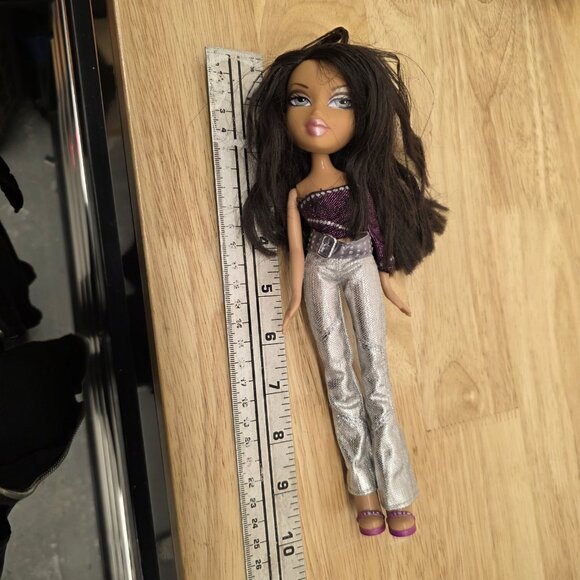 Bratz Be-Bratz series 10 inch doll Jasmin - Picture 5 of 8